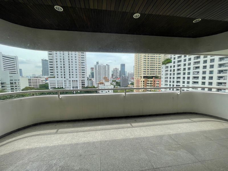 4-Bed, 4-Bath, 360 sqm Condo for Rent at Tower Park Sukhumvit 3, Near BTS Nana & MRT Petchaburi, 220,000 THB/month – Luxury Living in Bangkok