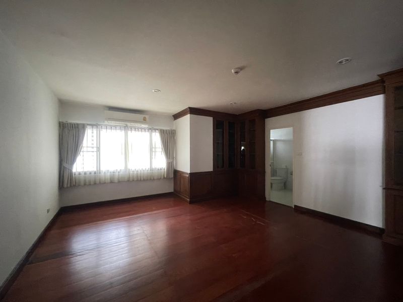 4-Bed, 4-Bath, 360 sqm Condo for Rent at Tower Park Sukhumvit 3, Near BTS Nana & MRT Petchaburi, 220,000 THB/month – Luxury Living in Bangkok