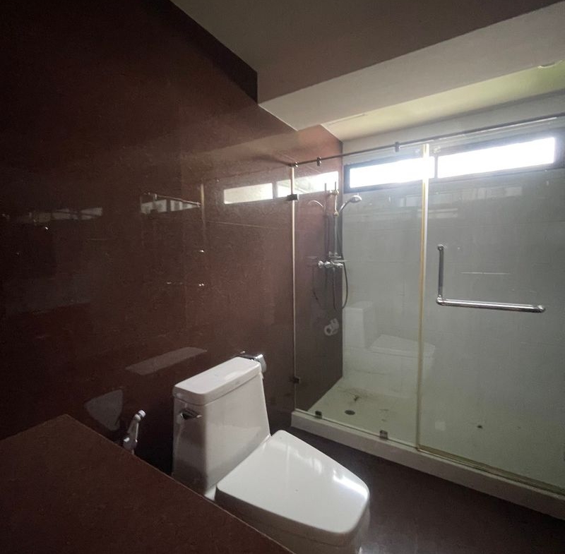 4-Bed, 4-Bath, 360 sqm Condo for Rent at Tower Park Sukhumvit 3, Near BTS Nana & MRT Petchaburi, 220,000 THB/month – Luxury Living in Bangkok