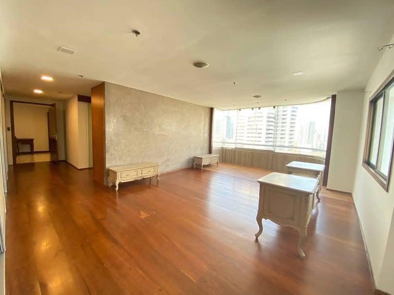 Spacious 3-bedroom, 3-bathroom residence at Kallista Mansion, 315 sqm, pet-friendly, 25th floor, rent for 165K/month or for sale at 55 MB. Contact for more details.