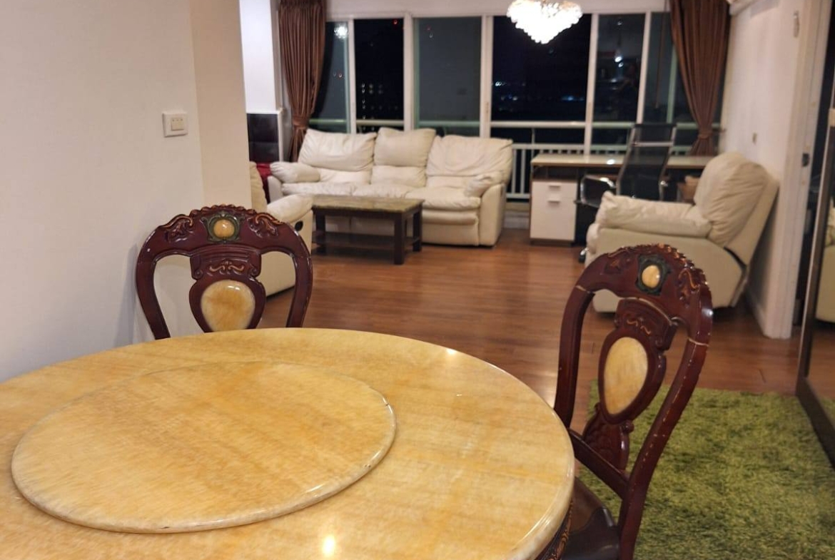 High-floor 2-bed, 3-bath 101 sqm unit at Grand Park View Asoke with wraparound balcony, Western kitchen, 2 parking. For rent at 49K/month. Inquire today!