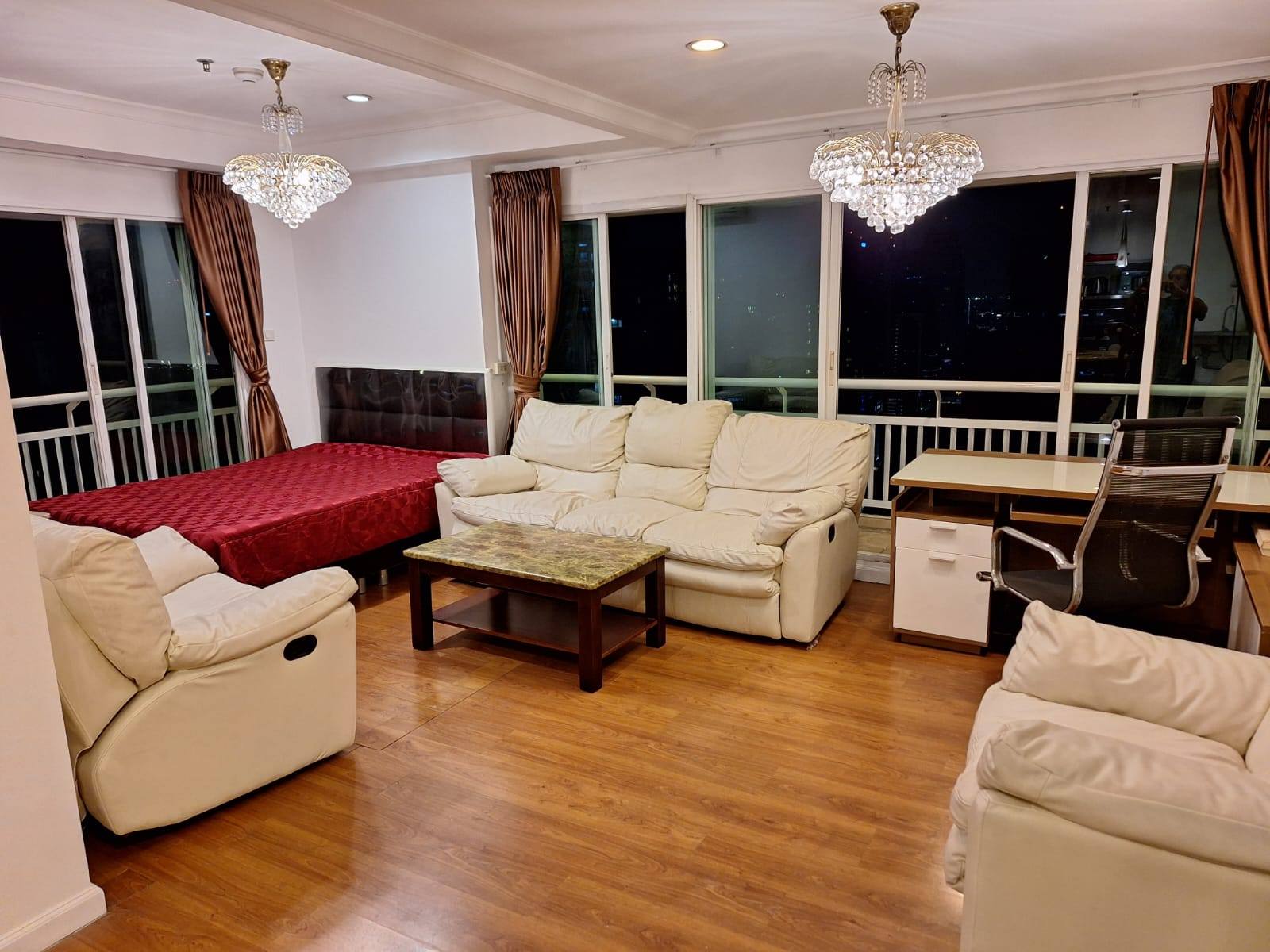 High-floor 2-bed, 3-bath 101 sqm unit at Grand Park View Asoke with wraparound balcony, Western kitchen, 2 parking. For rent at 49K/month. Inquire today!