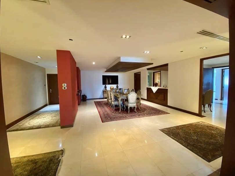 Spacious 3-bedroom, 3-bathroom residence at Kallista Mansion, 315 sqm, pet-friendly, 25th floor, rent for 165K/month or for sale at 55 MB. Contact for more details.