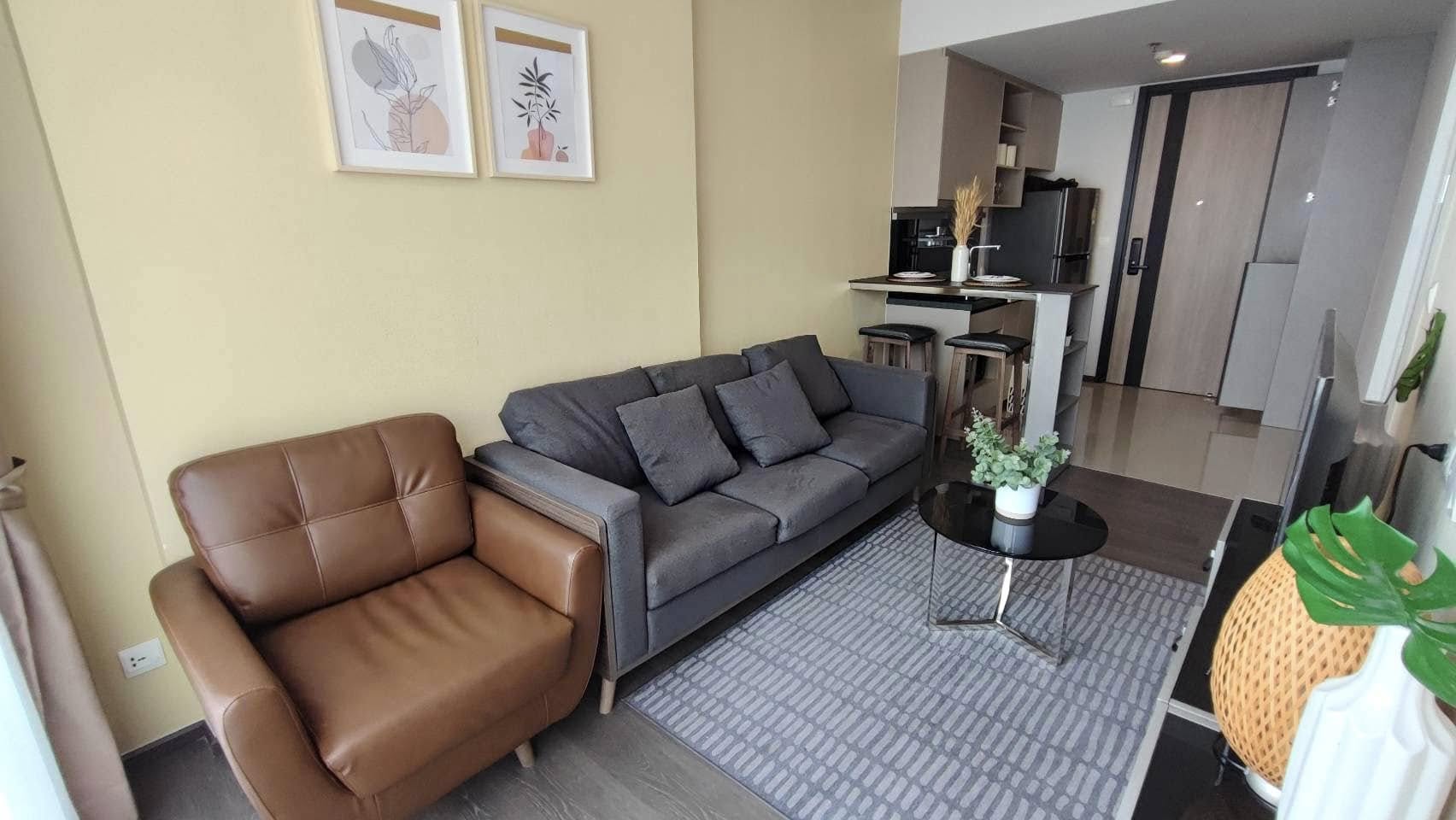 Stylish 1-bed 1-bath condo at Oka Haus Sukhumvit 36, 34.27 sqm, 30th floor river view. For sale at 5.2M. Modern amenities and prime location.