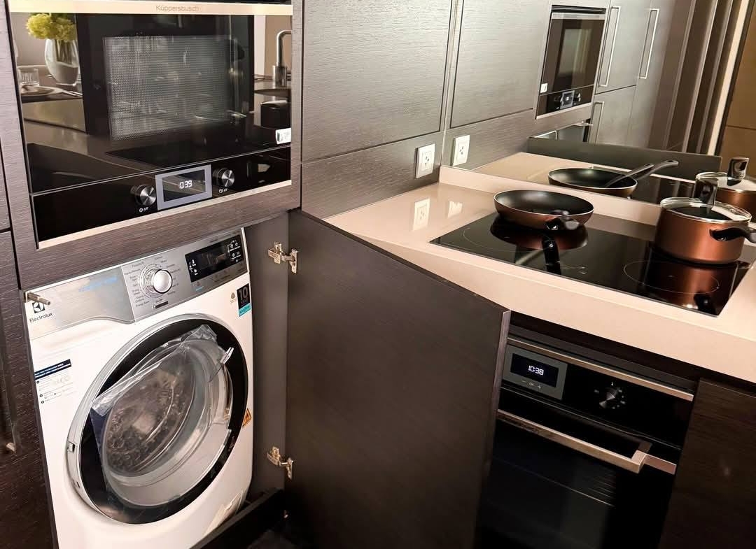 Luxury 2-bed 2-bath condo at 28 Chidlom, 74 sqm, fully furnished, near BTS Chidlom. For rent at 85K/month. Premium facilities and prime location.