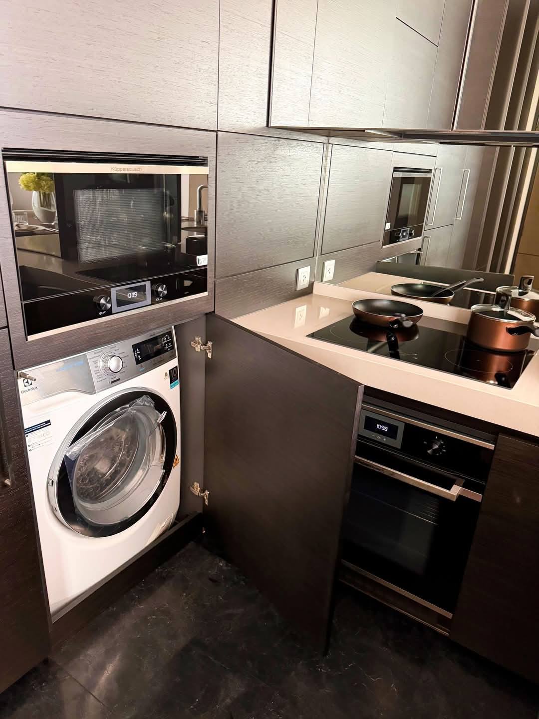 Luxury 2-bed 2-bath condo at 28 Chidlom, 74 sqm, fully furnished, near BTS Chidlom. For rent at 85K/month. Premium facilities and prime location.