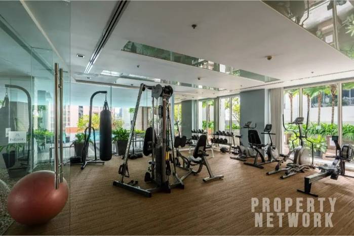 Spacious 1-bed, 1-bath 61 sqm unit on 14th floor at Siri Residence. Features 2 balconies and closed kitchen. For sale at ฿10.5M. Contact us for a viewing today!
