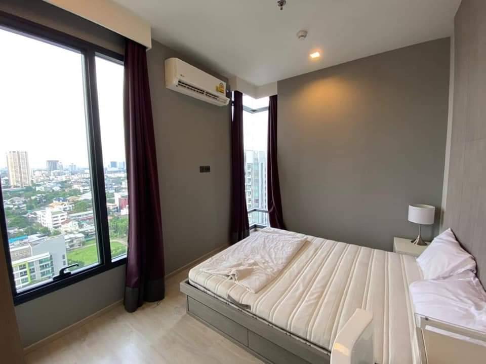 Spacious 2BR 2BA condo at M Thonglor 10, 57.5 sqm, 18th floor, fully furnished, near BTS, pet-friendly, rent 45,000 THB/month, move-in April 2025.