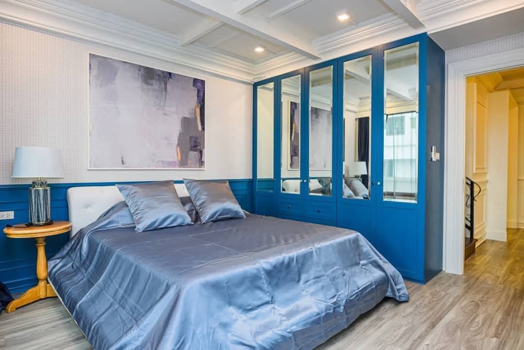 Stunning 3-bedroom, 3-bathroom duplex condo at The Emporio Place, 169 sqm, for rent at 120,000 THB/month. Contact us for more details or to schedule a viewing!