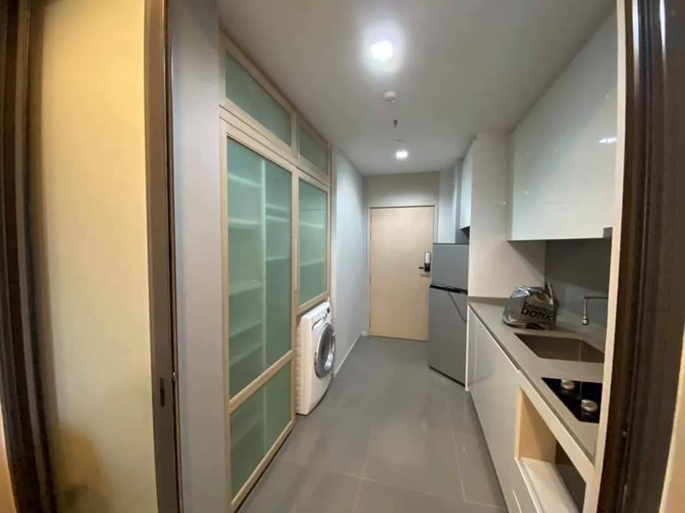 Spacious 2BR 2BA condo at M Thonglor 10, 57.5 sqm, 18th floor, fully furnished, near BTS, pet-friendly, rent 45,000 THB/month, move-in April 2025.