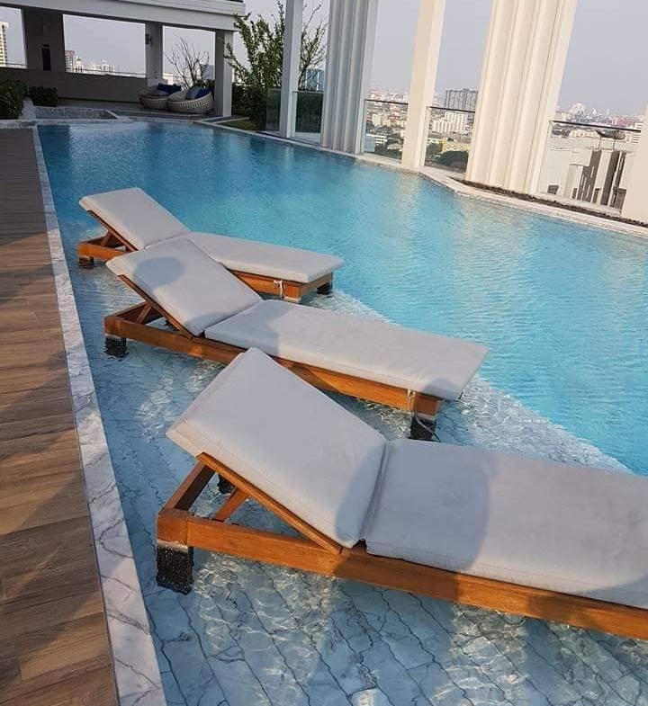 Spacious 2BR 2BA condo at M Thonglor 10, 57.5 sqm, 18th floor, fully furnished, near BTS, pet-friendly, rent 45,000 THB/month, move-in April 2025.