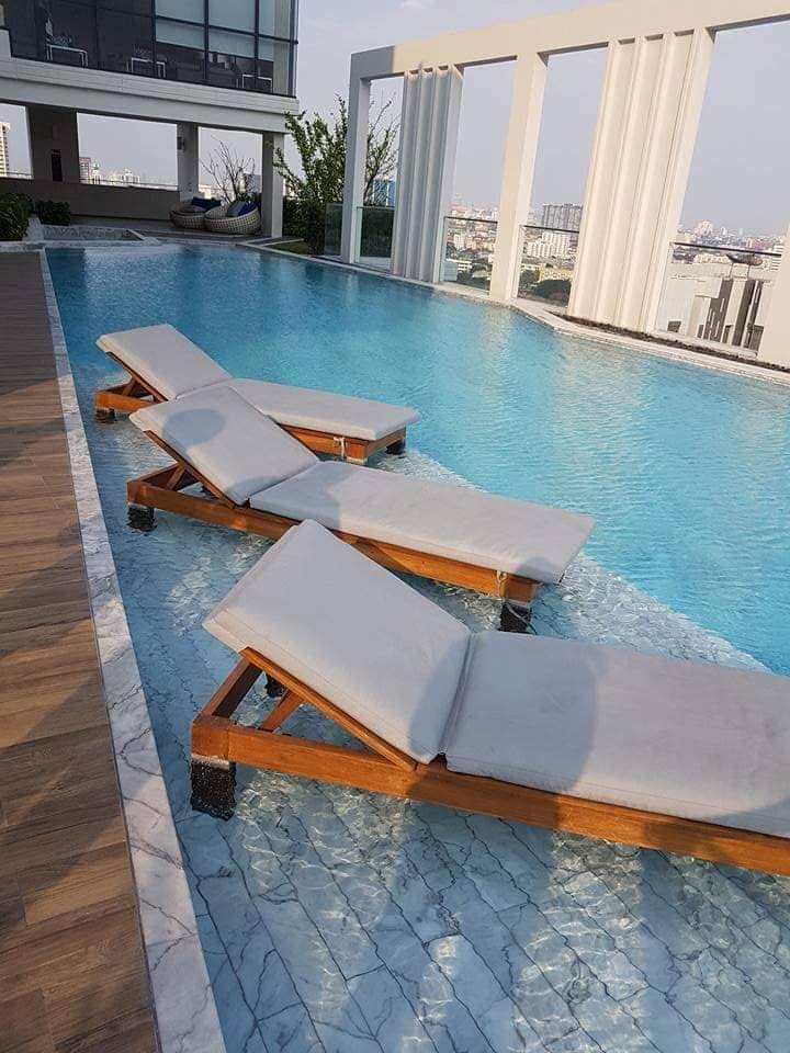 Spacious 2BR 2BA condo at M Thonglor 10, 57.5 sqm, 18th floor, fully furnished, near BTS, pet-friendly, rent 45,000 THB/month, move-in April 2025.