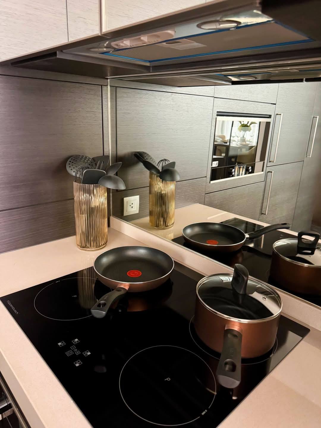 Luxury 2-bed 2-bath condo at 28 Chidlom, 74 sqm, fully furnished, near BTS Chidlom. For rent at 85K/month. Premium facilities and prime location.