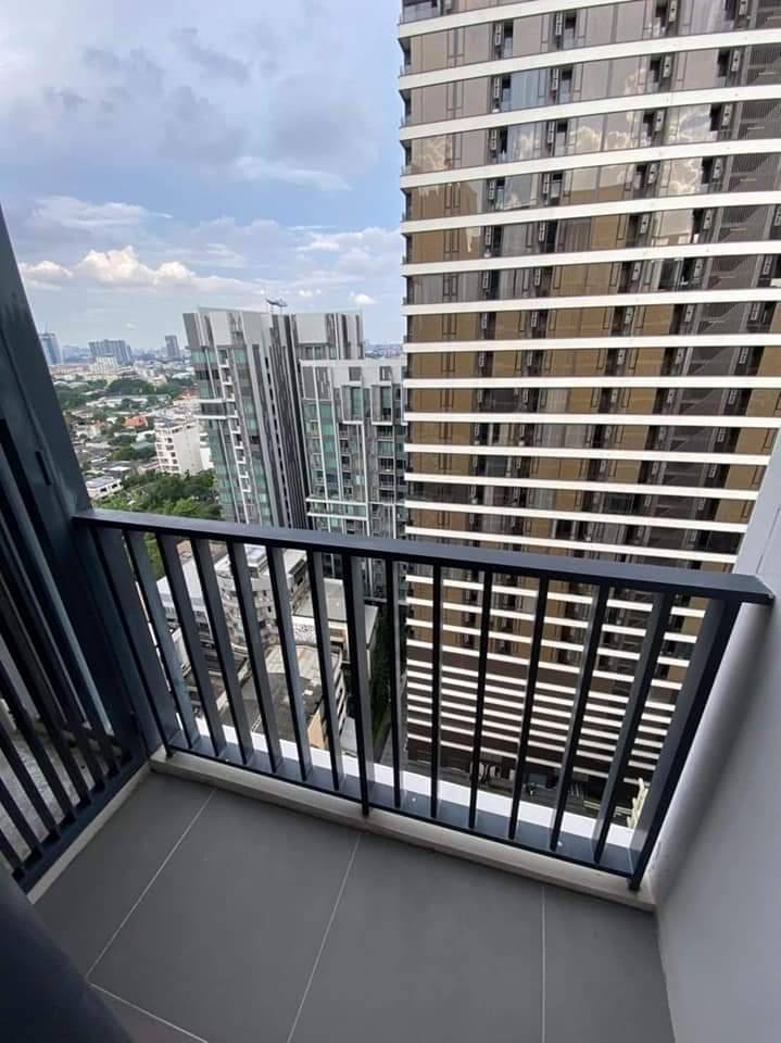 Beautiful 2-bedroom, 2-bathroom condo for rent at M Thonglor 10, 57.5 sqm, pet-friendly, fully furnished, for 45,000 THB/month. Contact us for more details!