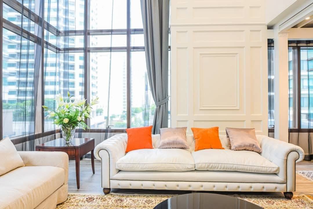 Stunning 3-bedroom, 3-bathroom duplex condo at The Emporio Place, 169 sqm, for rent at 120,000 THB/month. Contact us for more details or to schedule a viewing!