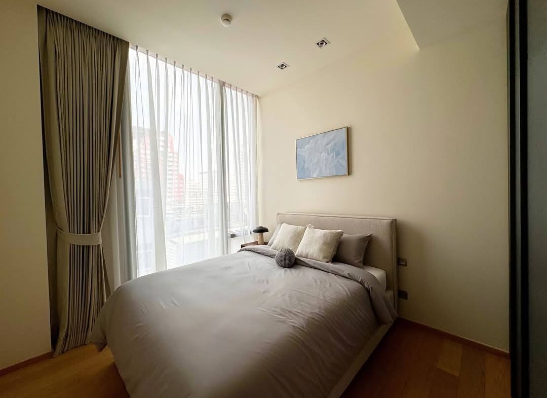 Luxury 2-bed 2-bath condo at 28 Chidlom, 74 sqm, fully furnished, near BTS Chidlom. For rent at 85K/month. Premium facilities and prime location.