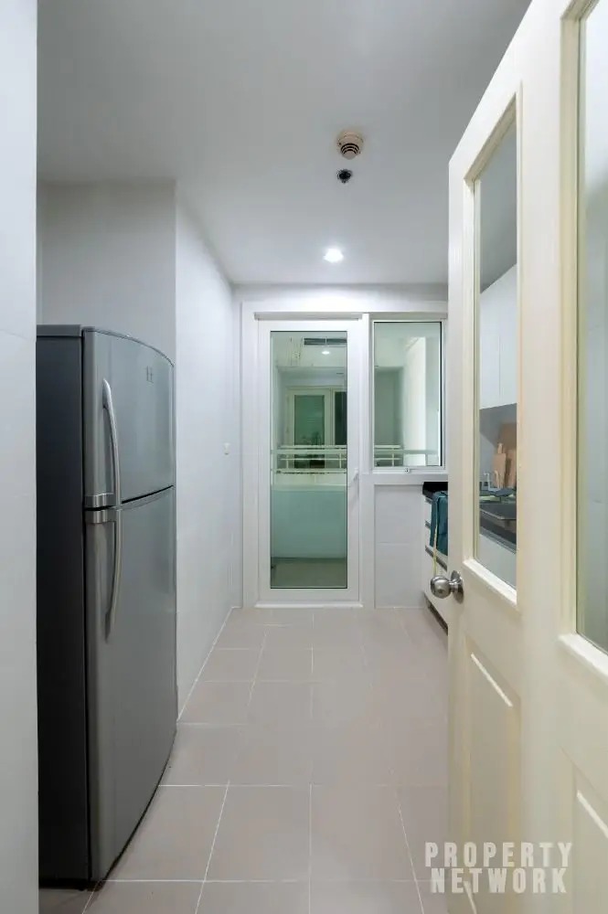 Luxury 1-bedroom condo in Siri Residence, 61 sqm, 14th floor, 2 balconies, 200m from Phrom Phong BTS. For sale at 10.5M THB. Prime location!