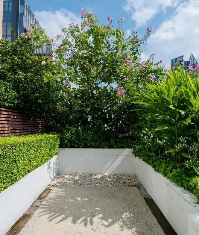 Luxury 1-bedroom condo in Siri Residence, 61 sqm, 14th floor, 2 balconies, 200m from Phrom Phong BTS. For sale at 10.5M THB. Prime location!