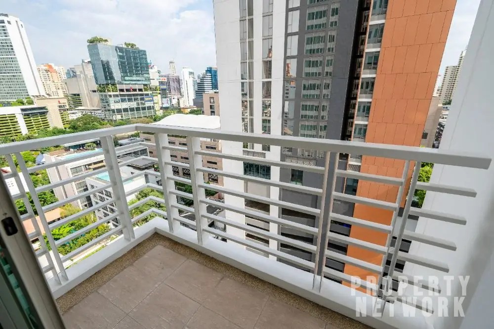 Luxury 1-bedroom condo in Siri Residence, 61 sqm, 14th floor, 2 balconies, 200m from Phrom Phong BTS. For sale at 10.5M THB. Prime location!
