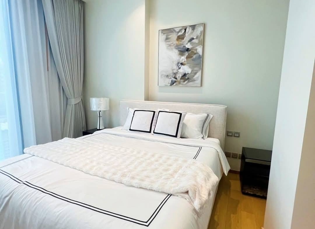 Luxury 2-bed 2-bath condo at 28 Chidlom, 74 sqm, fully furnished, near BTS Chidlom. For rent at 85K/month. Premium facilities and prime location.