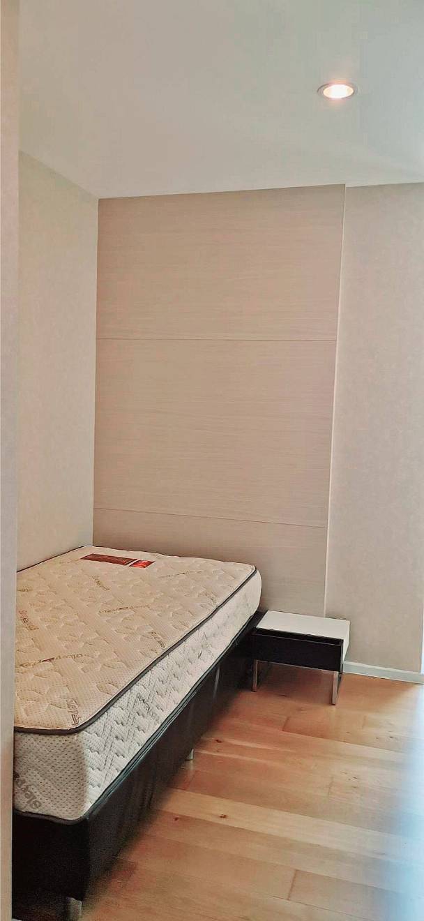 Pet-friendly 2-bed, 2-bath condo at Estella Ekkamai, 59.42 sqm, fully furnished, 24th floor, top facilities. Only 35,000 THB/month. Available March 31, 2025.