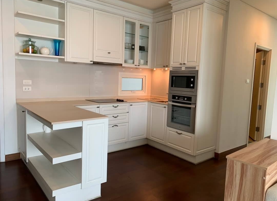 Spacious 4-bed condo at Ivy Thonglor, 198 sq.m, fully furnished on the 24th floor. Rent 130,000 THB/month. Prime Sukhumvit 55 location. BTS Thonglor nearby.