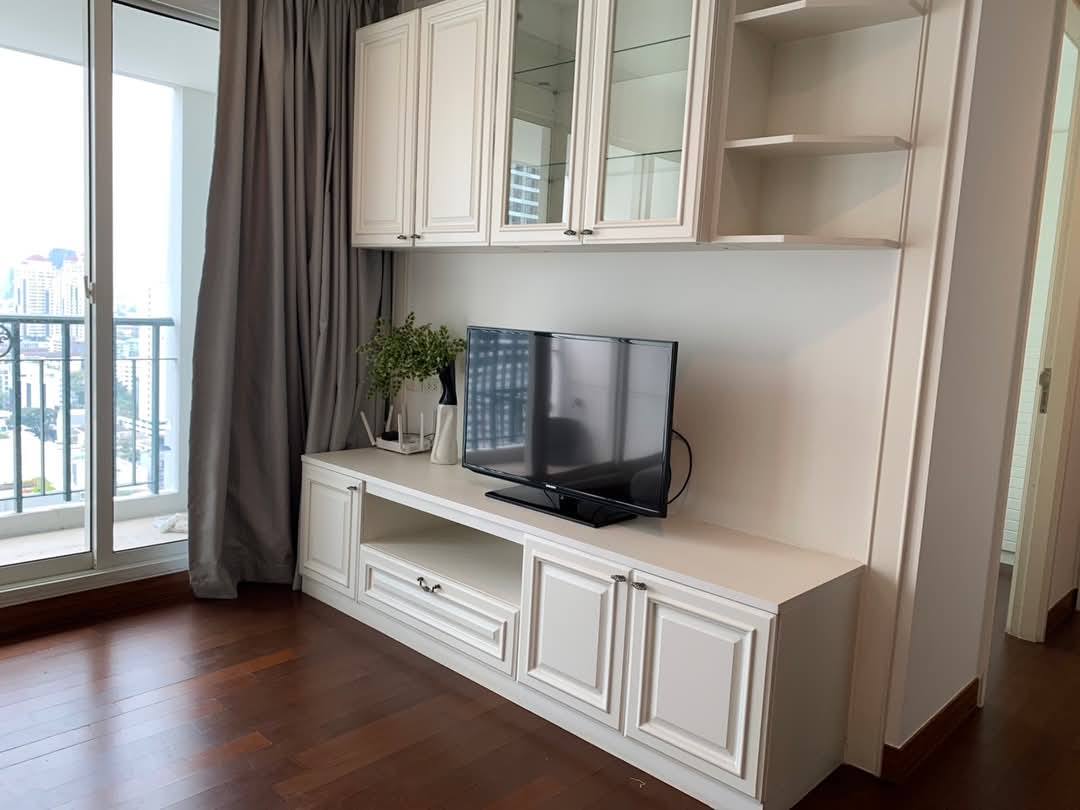 Spacious 4-bed condo at Ivy Thonglor, 198 sq.m, fully furnished on the 24th floor. Rent 130,000 THB/month. Prime Sukhumvit 55 location. BTS Thonglor nearby.