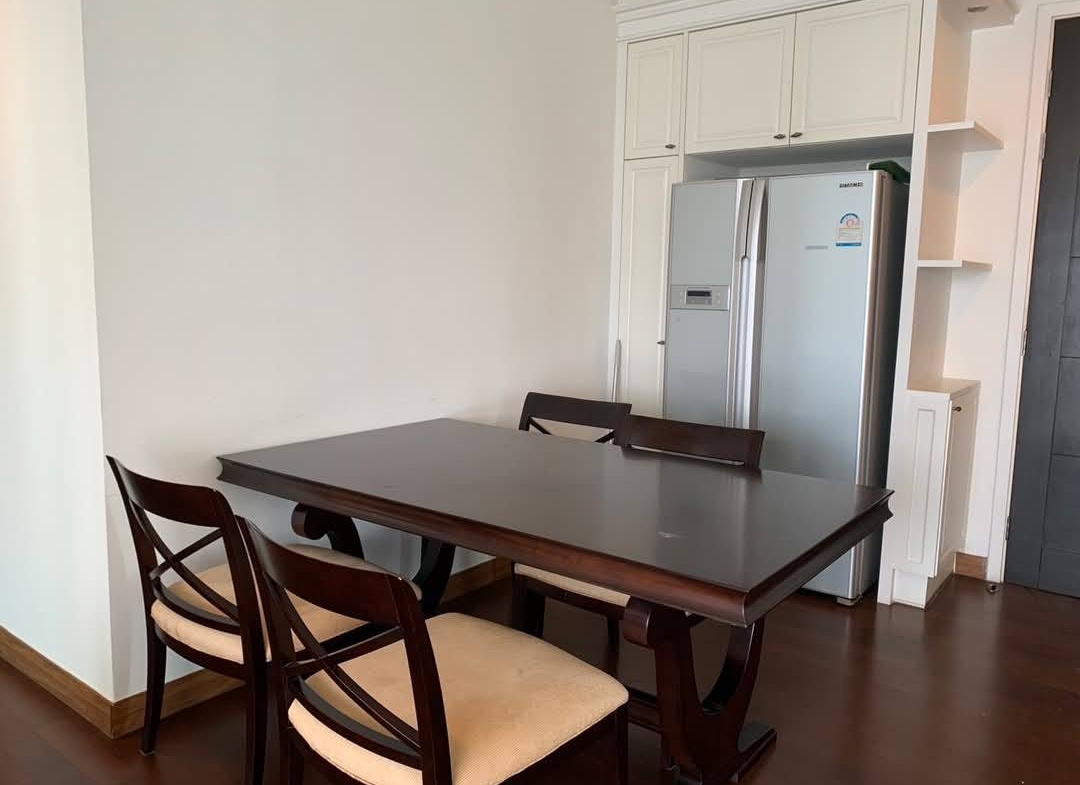 Spacious 4-bed condo at Ivy Thonglor, 198 sq.m, fully furnished on the 24th floor. Rent 130,000 THB/month. Prime Sukhumvit 55 location. BTS Thonglor nearby.