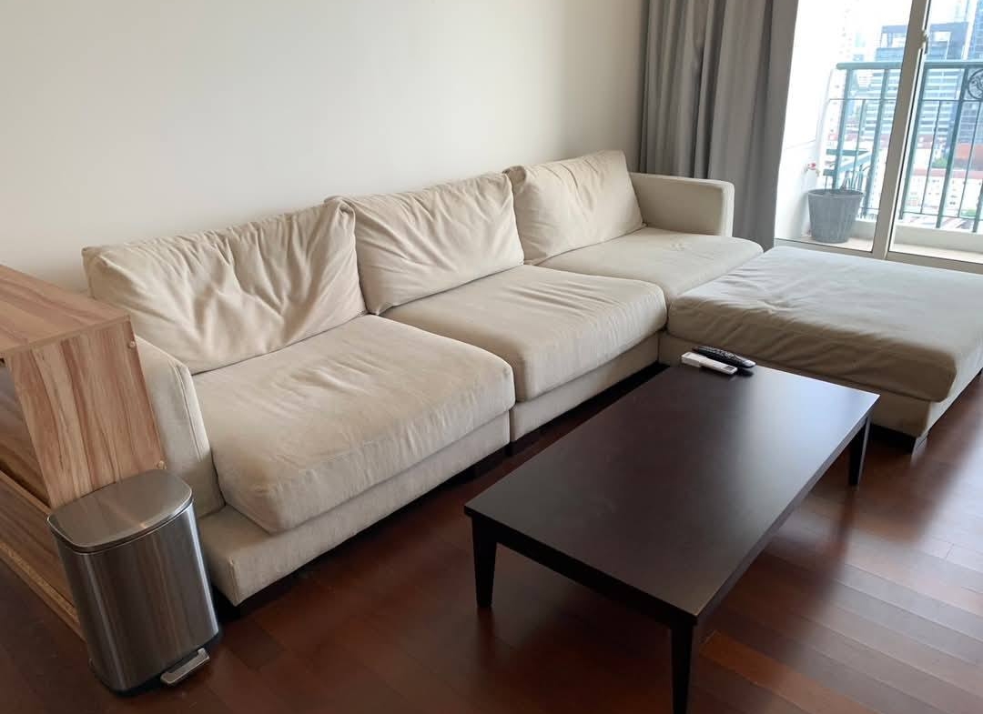 Spacious 4-bed condo at Ivy Thonglor, 198 sq.m, fully furnished on the 24th floor. Rent 130,000 THB/month. Prime Sukhumvit 55 location. BTS Thonglor nearby.