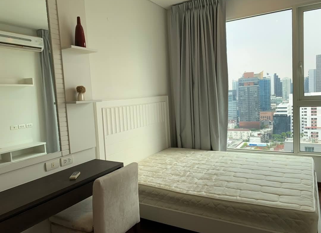 Spacious 4-bed condo at Ivy Thonglor, 198 sq.m, fully furnished on the 24th floor. Rent 130,000 THB/month. Prime Sukhumvit 55 location. BTS Thonglor nearby.