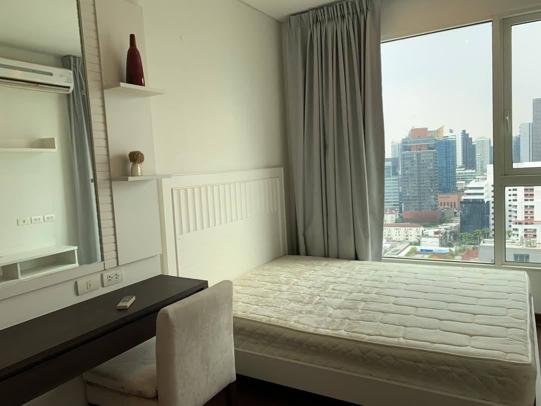 Spacious 4-bed condo at Ivy Thonglor, 198 sq.m, fully furnished on the 24th floor. Rent 130,000 THB/month. Prime Sukhumvit 55 location. BTS Thonglor nearby.