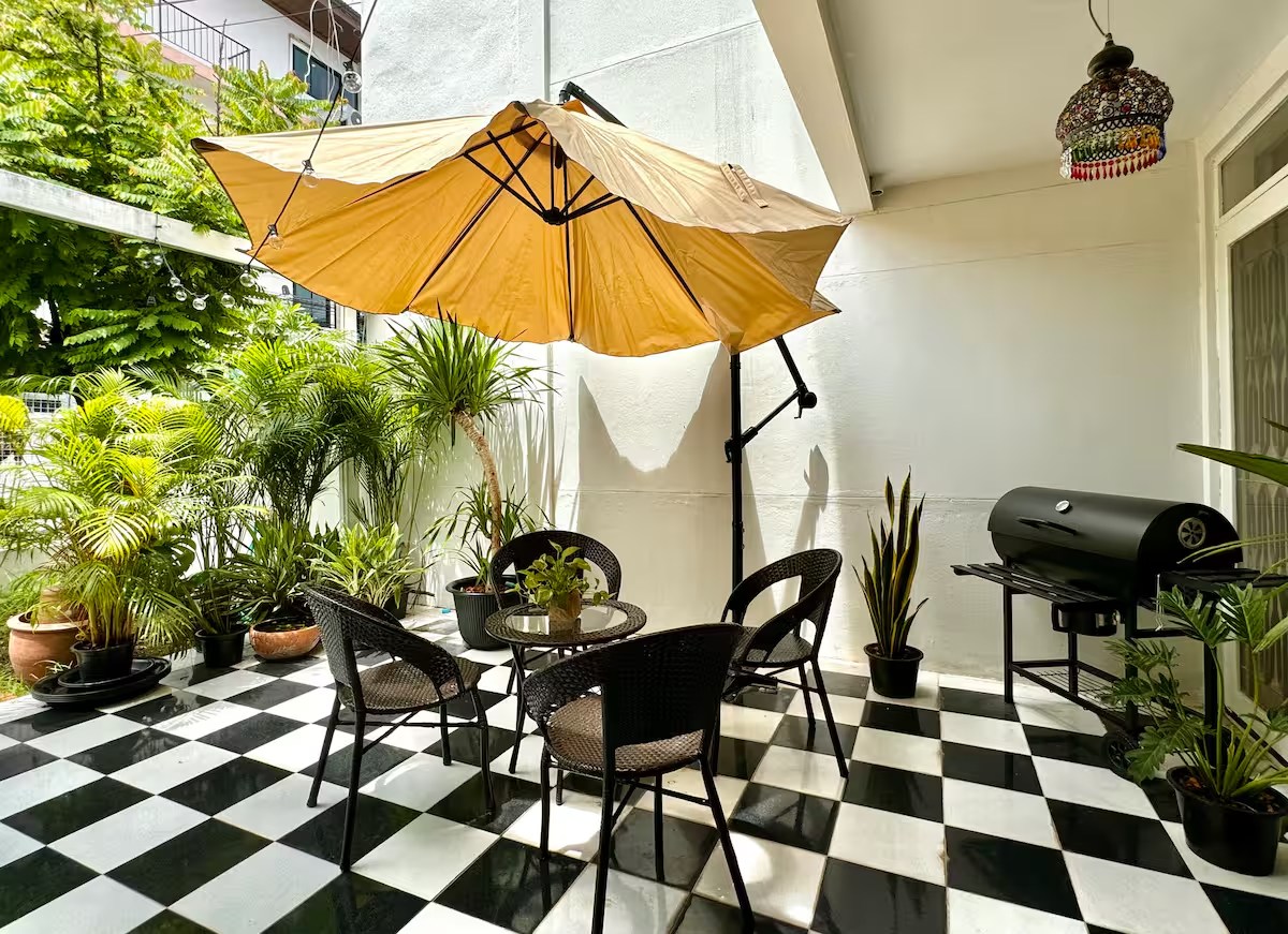 Pet-friendly 3-bed, 2-bath house for rent in Ekkamai 12/Pridi 31. Fully furnished. Short-term lease only (May–August 2025). Rent 65,000 THB/month.