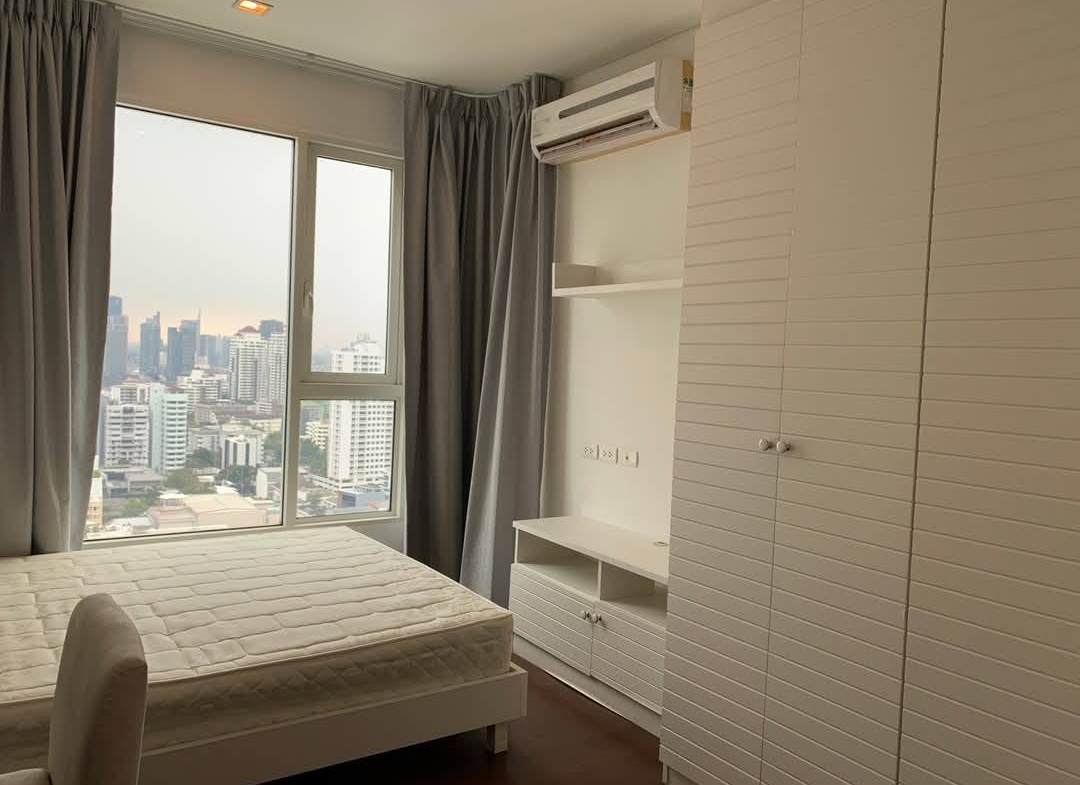 Spacious 4-bed condo at Ivy Thonglor, 198 sq.m, fully furnished on the 24th floor. Rent 130,000 THB/month. Prime Sukhumvit 55 location. BTS Thonglor nearby.