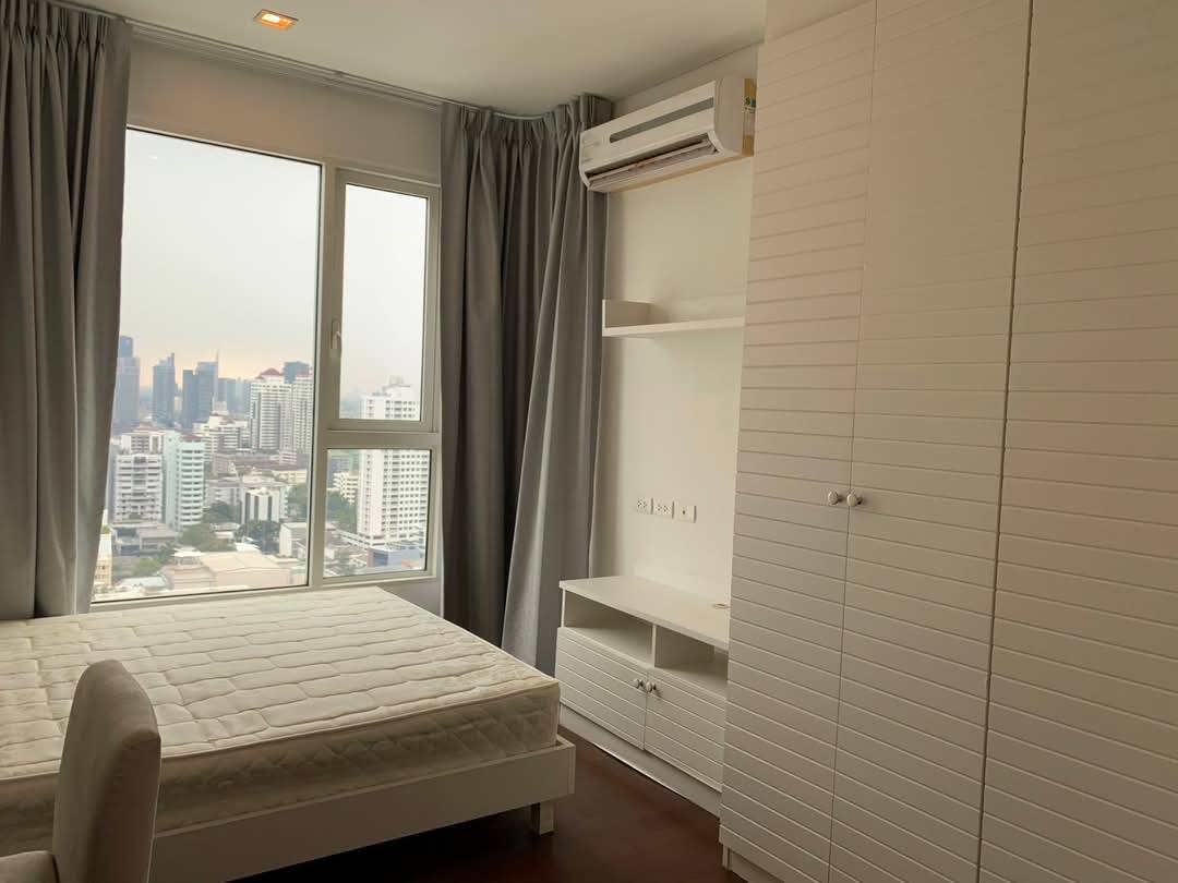 Spacious 4-bed condo at Ivy Thonglor, 198 sq.m, fully furnished on the 24th floor. Rent 130,000 THB/month. Prime Sukhumvit 55 location. BTS Thonglor nearby.