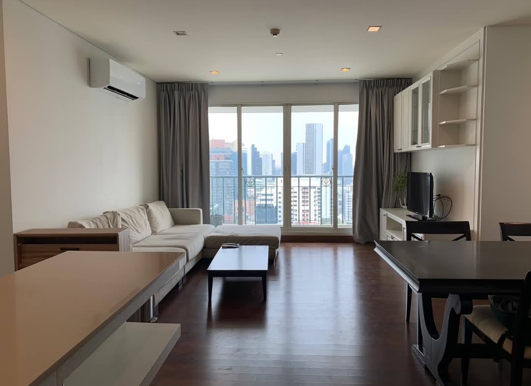 Spacious 4-bed condo at Ivy Thonglor, 198 sq.m, fully furnished on the 24th floor. Rent 130,000 THB/month. Prime Sukhumvit 55 location. BTS Thonglor nearby.