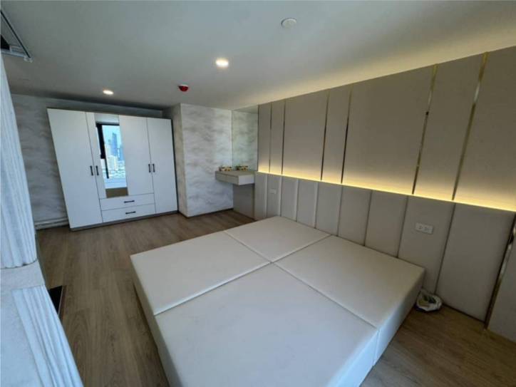 Brand new duplex 2 Bed 1 Bath 52sqm at LIFE Rama 4-Asoke for rent, fully furnished, premium appliances, near BTS Queen Sirikit. 45,000 THB/month.