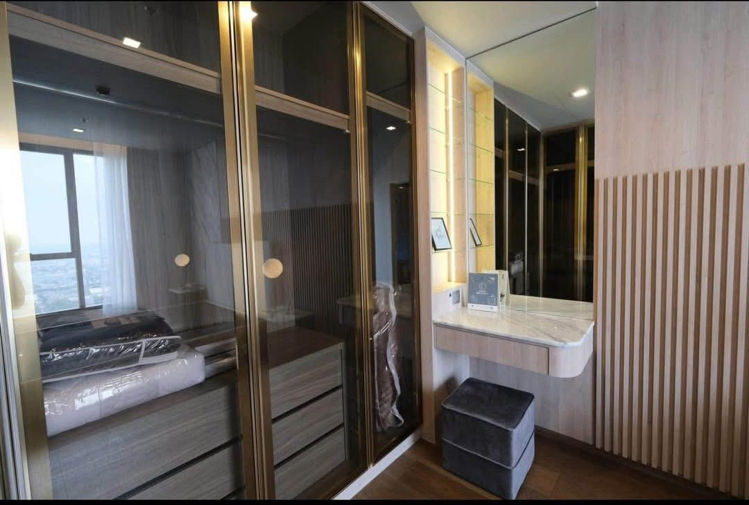 Luxury 2BR 2BA 63sqm condo at Ideo Q Sukhumvit 36 for rent, high floor, modern amenities, near BTS Thong Lo. 60,000 THB/month. Prime location.
