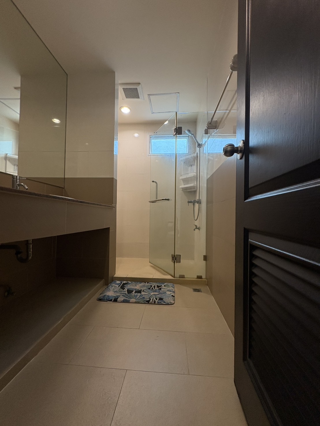 2-Bed, 2-Bath, 80 SQ.M Condo at The Amethyst 39, Sukhumvit 39. Rent 30,000 THB/month or Sale 7.5M THB. Near BTS Phrom Phong. Modern Living in Bangkok