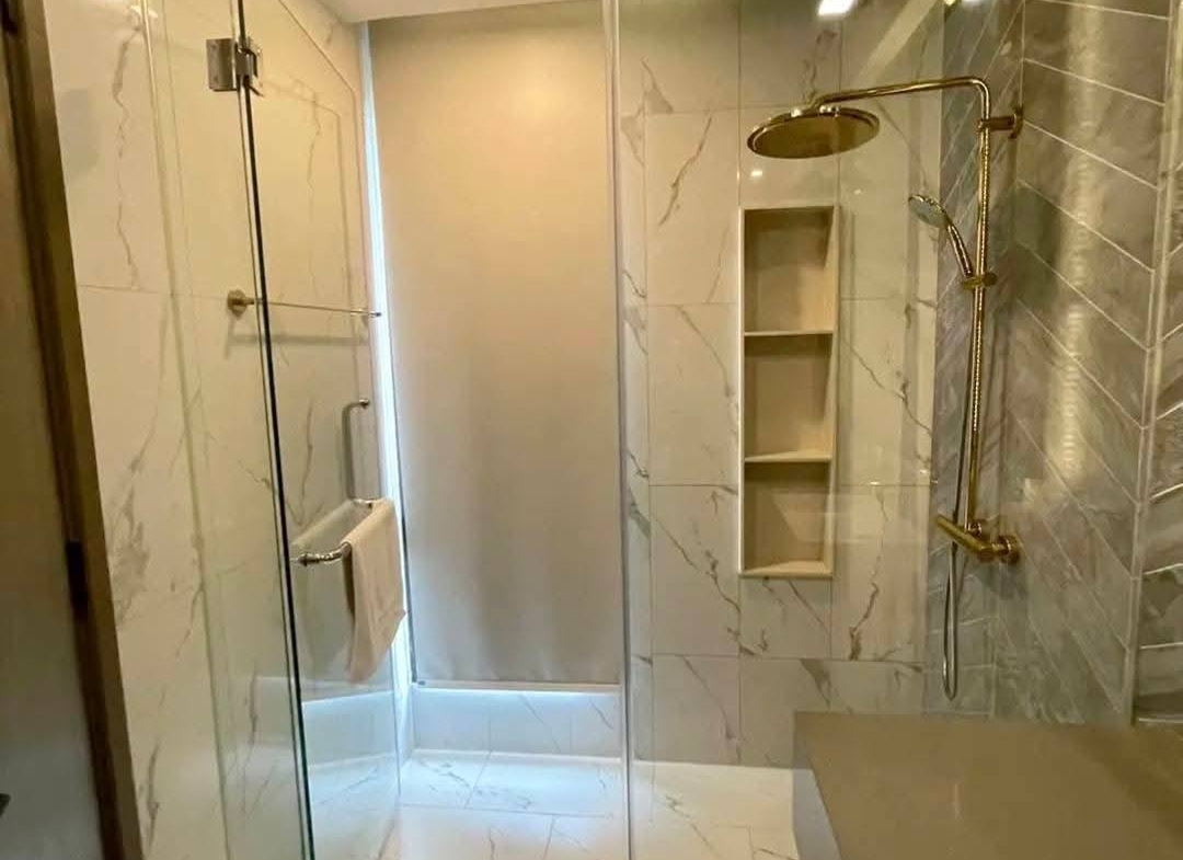 Luxury 2+1BR condo at Mieler Sukhumvit 40, 110 SQM, fully furnished, near BTS Ekkamai. Rent 70K/month or Sale 15.5MB. Spacious, stylish, private living.