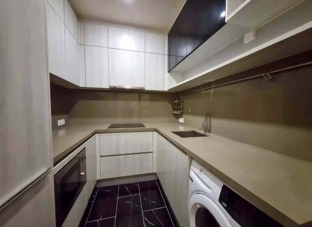 Luxury 2+1BR condo at Mieler Sukhumvit 40, 110 SQM, fully furnished, near BTS Ekkamai. Rent 70K/month or Sale 15.5MB. Spacious, stylish, private living.