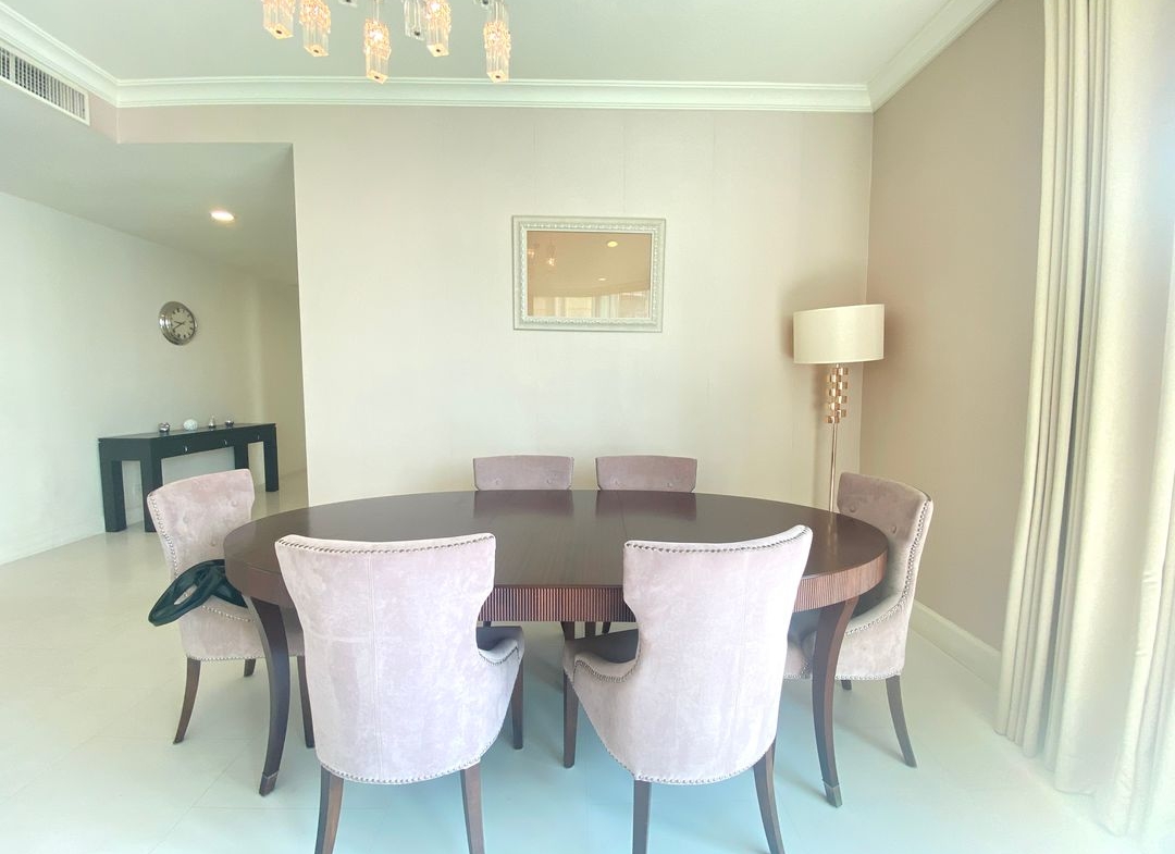 Stunning 3-bedroom, 3-bathroom private residence, 176 sqm with private lift and unblocked views, pet-friendly, 1km from BTS Phrom Phong. Rent for THB 120,000/month.
