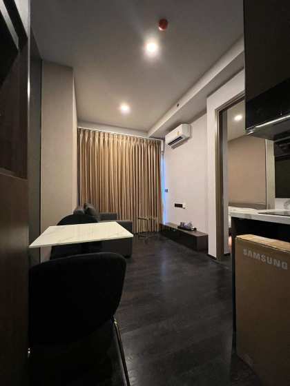 Stylish 1BR condo at Park Origin Thonglor Tower 1, high floor, 33 sqm, stunning city views. 33,000 THB/month. Prime Thonglor location. Great facilities.