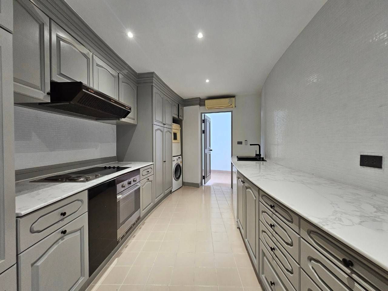 3-Bed, 3-Bath, 273 sqm Condo at Supakarn, IconSiam Station, For Sale at 29.5M THB – Riverfront Views, Luxury Living in Central Bangkok
