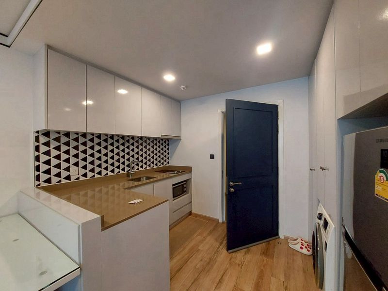 1-Bed, 1-Bath, 51 SQ.M Condo at Maestro 01 Sathorn-Yenakat, Rent 30,000 THB/month or Buy 7,300,000 THB, Near MRT Lumpini, Pet-Friendly