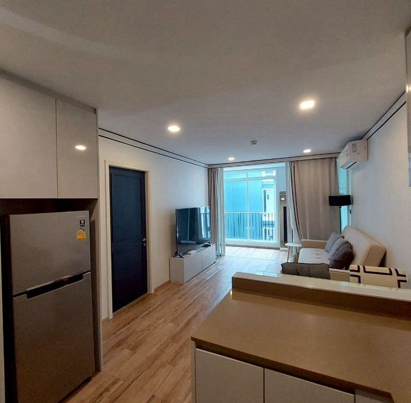 1-Bed, 1-Bath, 51 SQ.M Condo at Maestro 01 Sathorn-Yenakat, Rent 30,000 THB/month or Buy 7,300,000 THB, Near MRT Lumpini, Pet-Friendly