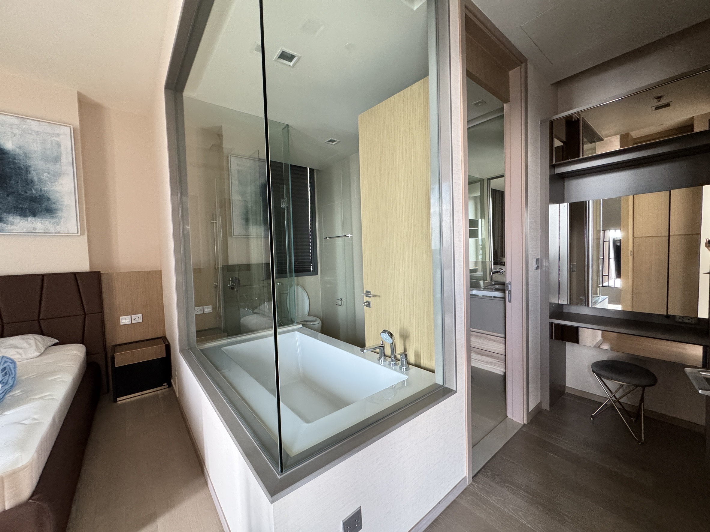 2-Bedroom, 2-Bathroom Condo for Rent, 75 SQM at The ESSE Asoke, 65,000 THB/Month, Near Asok BTS/MRT, Sukhumvit – Luxury City Living