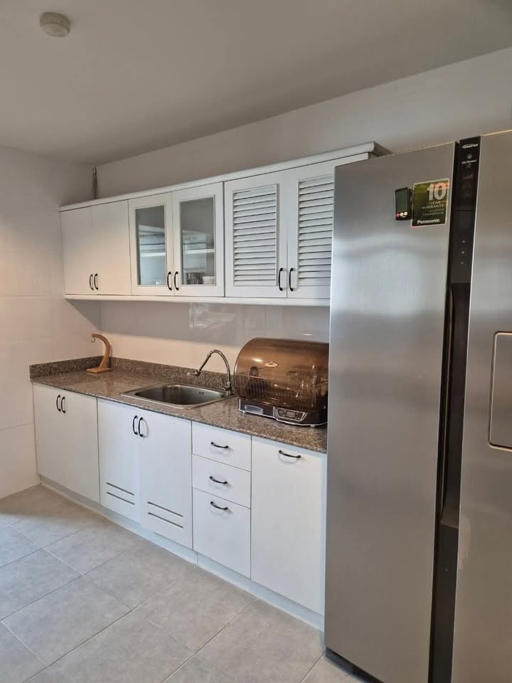 3-Bedroom, 2-Bathroom Condo for Rent, 200 SQM at DS Tower 1 Sukhumvit 33, 79,000 THB/Month, Near Phrom Phong BTS, Newly Renovated
