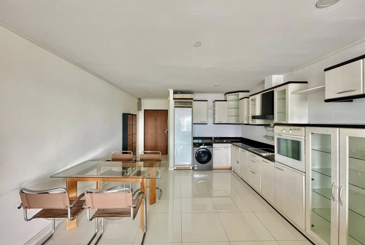 Spacious 2 bed condo at Sathorn Gardens, 94 sqm on 9th floor. Rent ฿40,000/month or buy for ฿11M. Walk to BTS, MRT, Silom & Lumpini Park.
