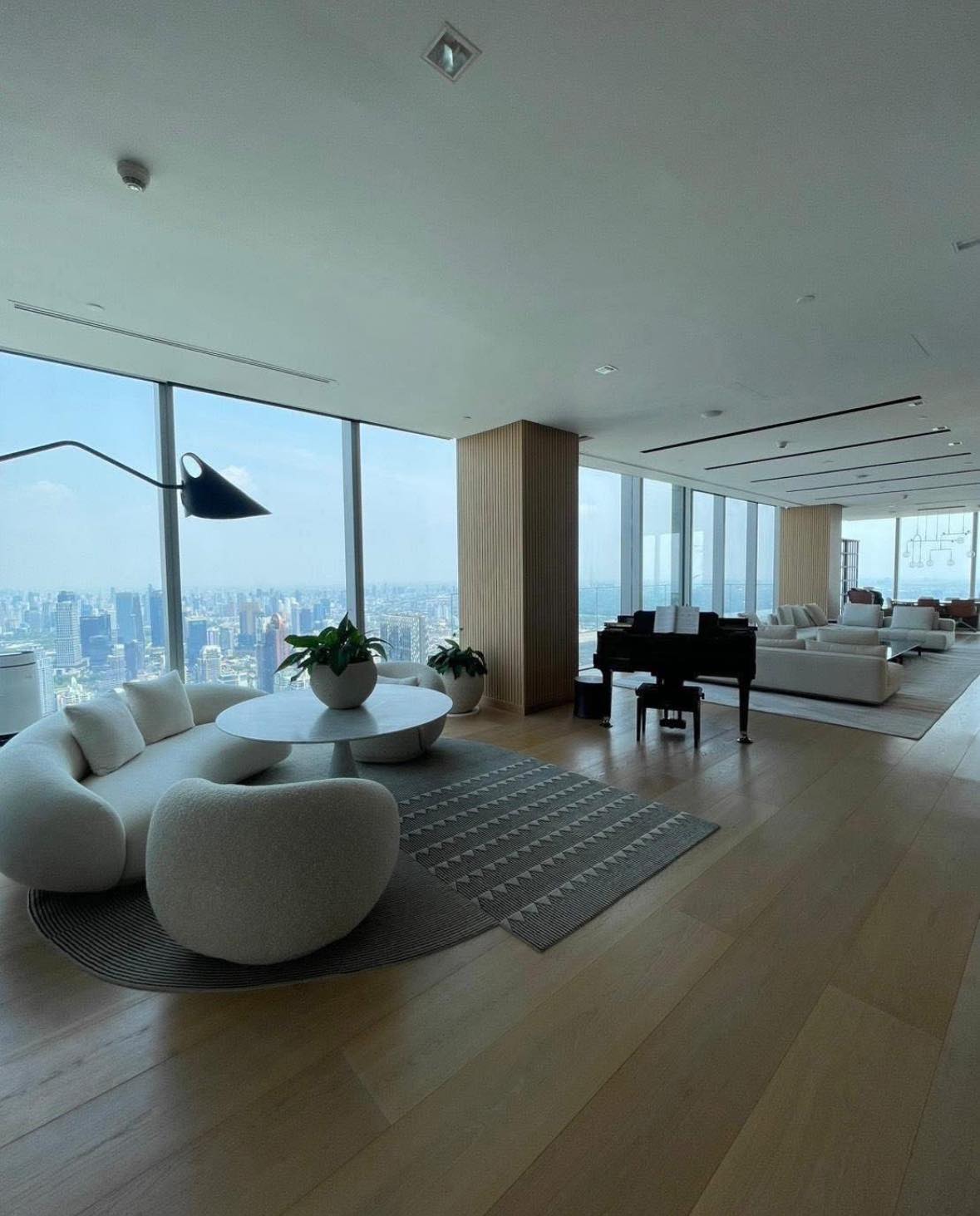 Ultra-luxury 4BR penthouse at Ritz-Carlton MahaNakhon, 1000 SQM on high floor. Now for rent at 2M THB/month. Unrivaled elegance, skyline views.