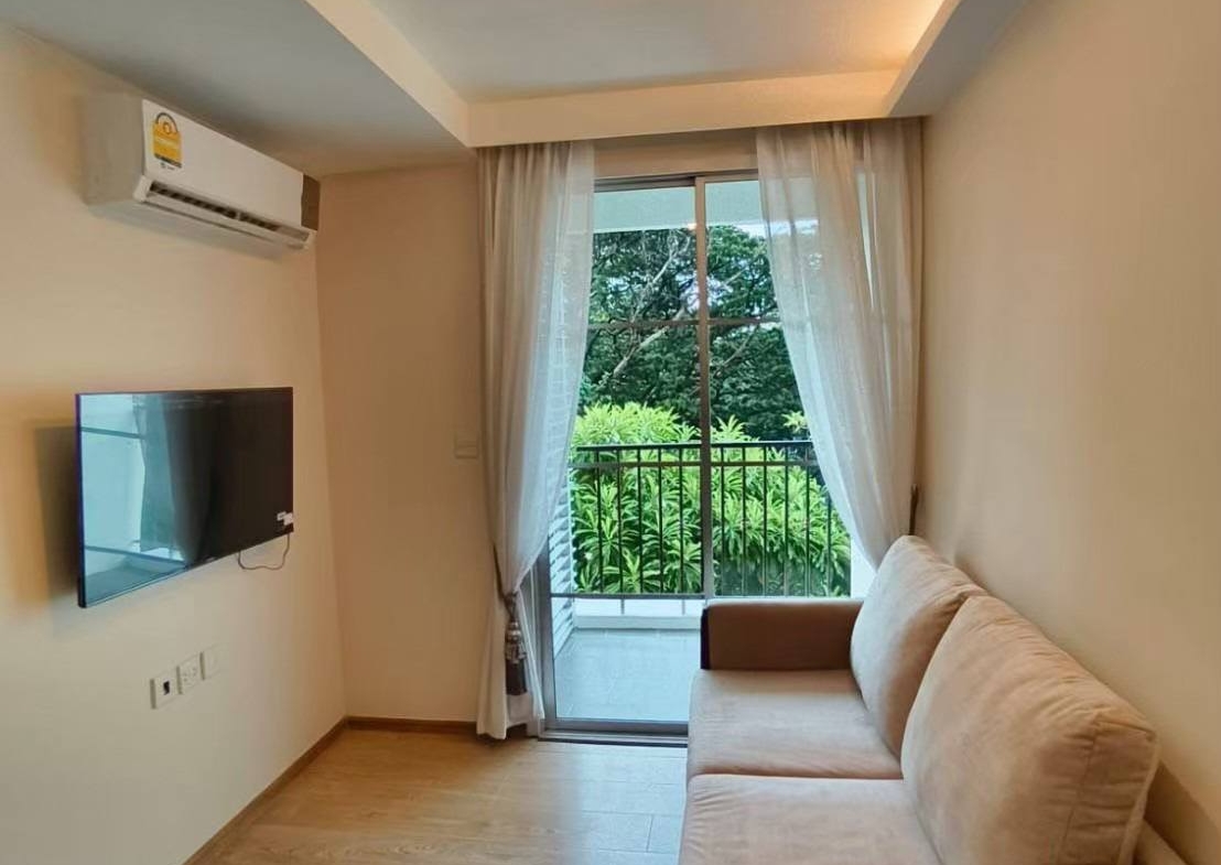 Pet-friendly 1 bed condo at Maestro 39 near BTS Phrom Phong. Fully furnished, peaceful corner unit with top facilities. Ready to move in!